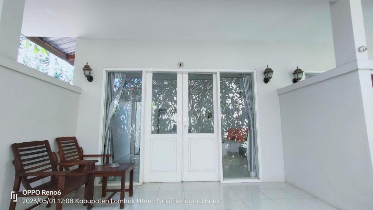 Pineapple Guest House Gili Air Zewnętrze zdjęcie