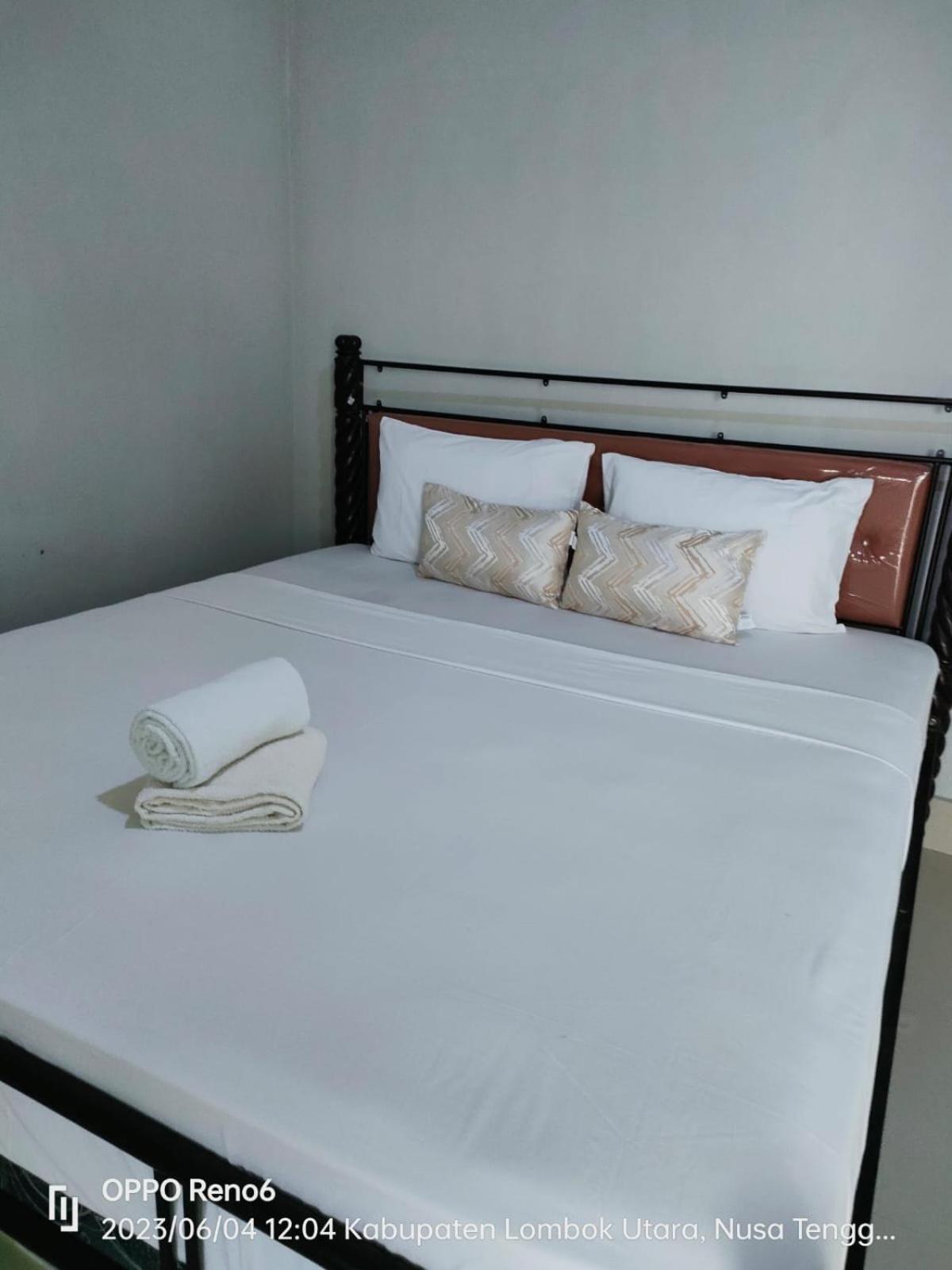 Pineapple Guest House Gili Air Zewnętrze zdjęcie