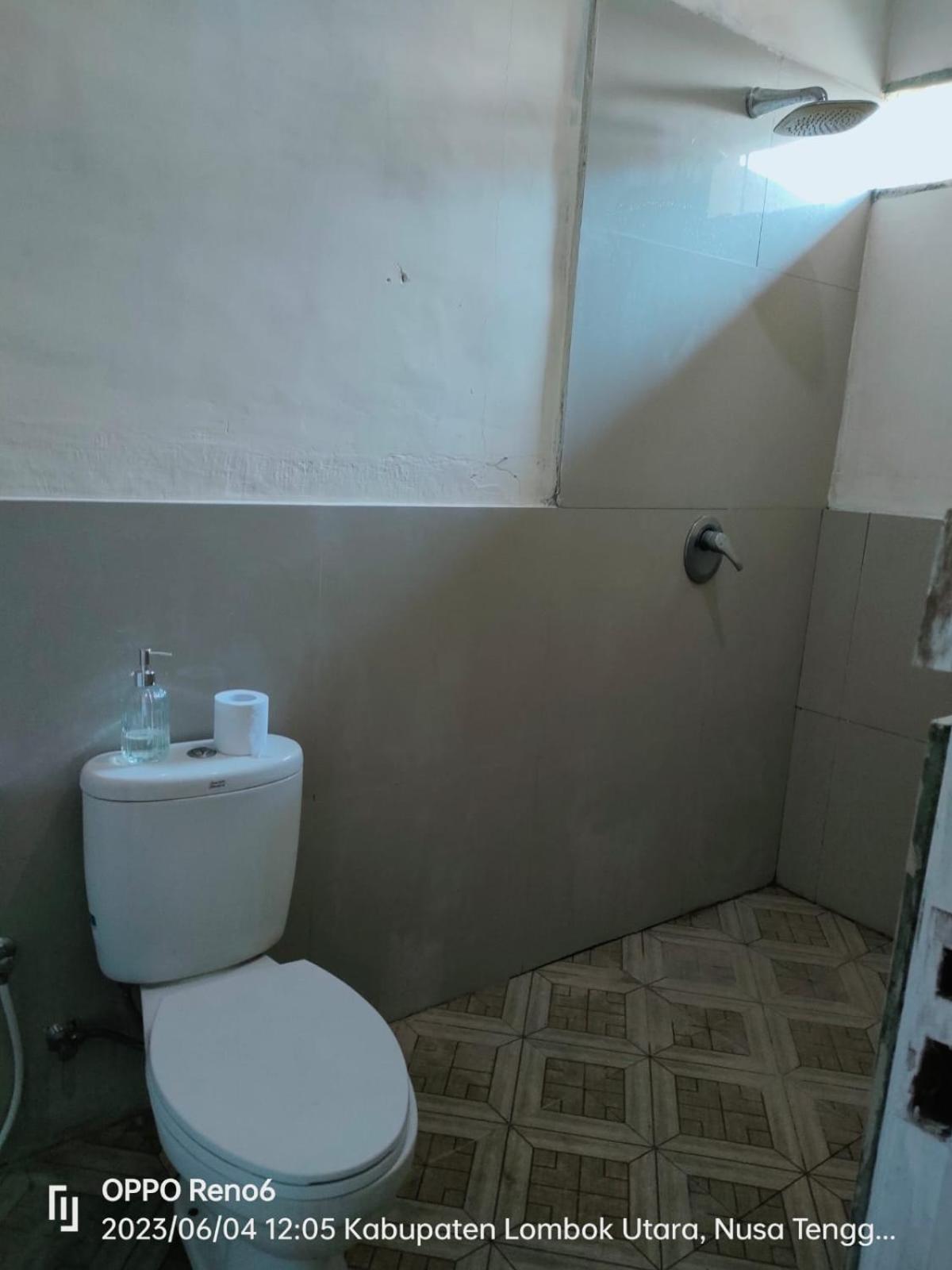 Pineapple Guest House Gili Air Zewnętrze zdjęcie